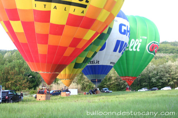 hor air balloons ready for takeoff