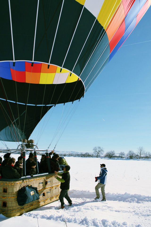 balloon crew arrives after balloon landing