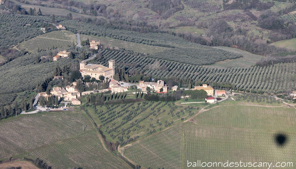 Castello-di-poppiano-from-balloon